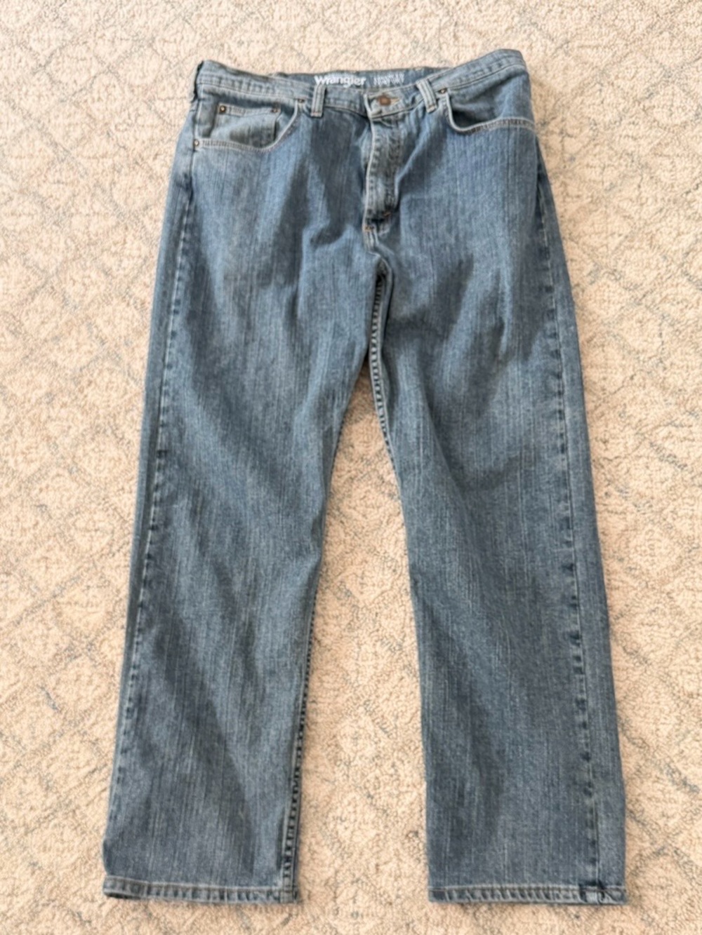 Vintage Wrangler Jeans Mens 34x30 Relaxed Fit Faded Blue Denim Y2K